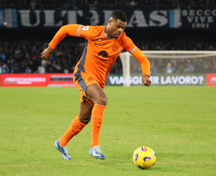 全市場:鄧弗里斯因患流感不會隨國米出戰(zhàn)勒沃庫森 布坎南能出戰(zhàn)